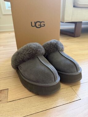 UGG Women's Disquette Clog Slipper
